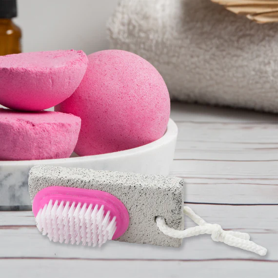 9352A HAND AND FOOT BRUSH WITH PUMICE STONE TO REMOVE DEAD SKIN & CALLUS - Image 2
