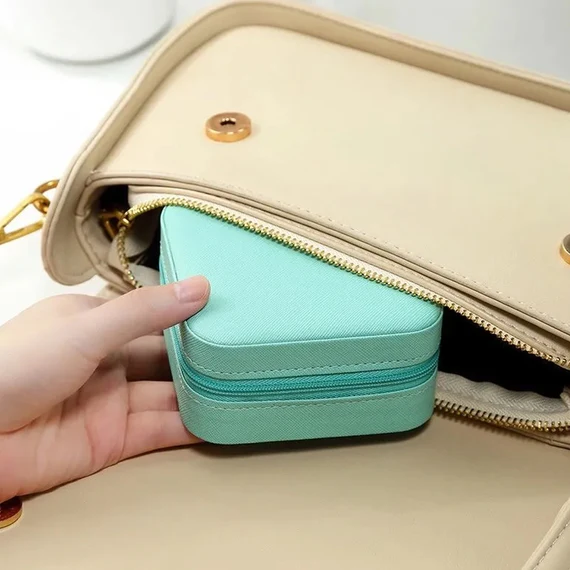 178 JEWELLERY BOX FOR WOMEN, MINI PORTABLE JEWELRY BOX ORGANISER,PU LEATHER JEWLERRYING DISPLAY HOLDER, SMALL TRAVEL JEWELLERY BOX FOR GIRLS, WOMEN, MOTHER, DAUGHTE, TRAVEL RING, PENDANT, EARRING, NECKLACE STORAGE CASE - Image 4