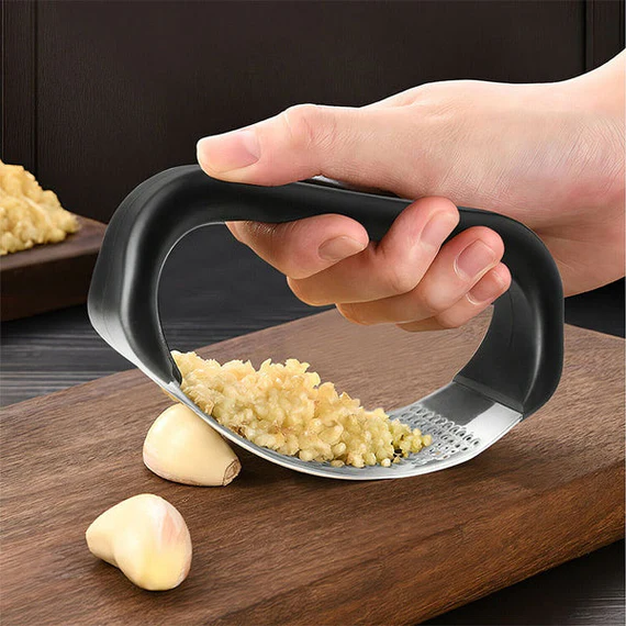 149 STAINLESS STEEL GARLIC PRESSER / CRUSHER - Image 7